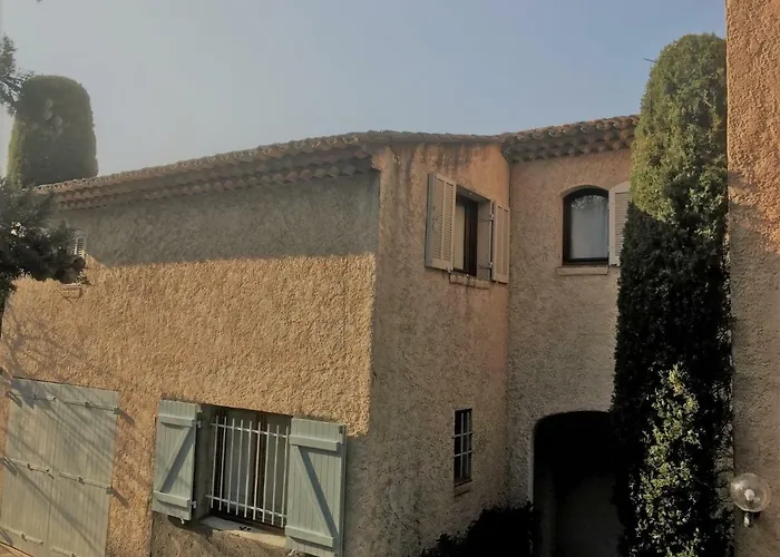 Maison Centre Village St Tropez Avenue Foch Hébergement de vacances Saint-Tropez