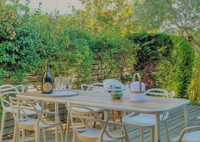 Maison Centre Village St Tropez Avenue Foch Hébergement de vacances Saint-Tropez